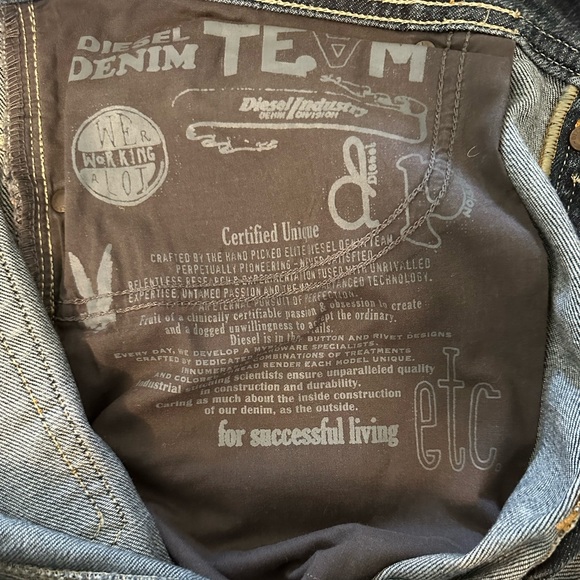 Diesel Regular Slim-Straight - Picture 5 of 5